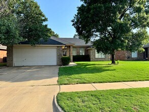 Building Photo - Available Soon 3 Bedroom 2 bath