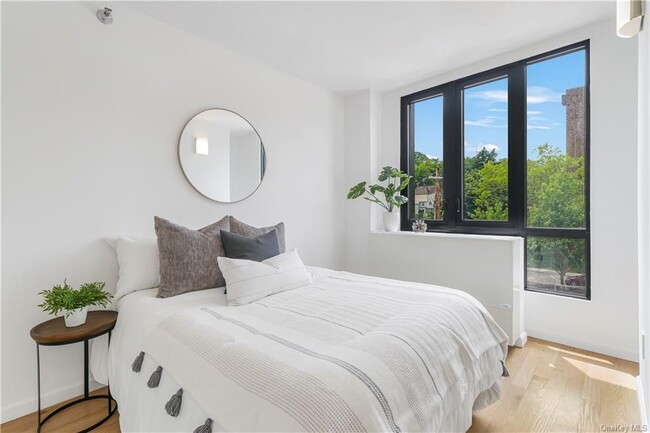 Building Photo - 1108 Brown St