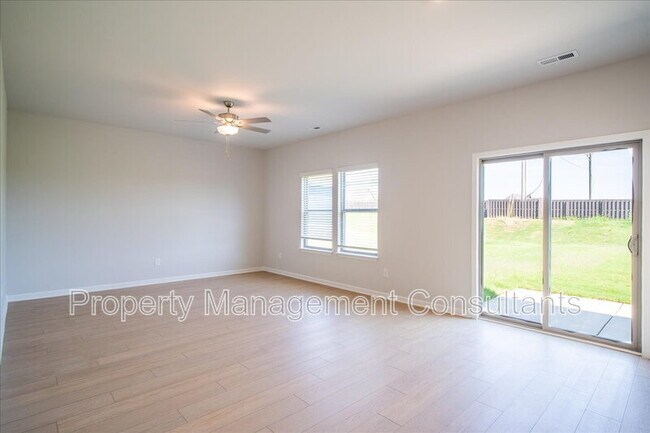 Building Photo - 22857 Dashwood Ln