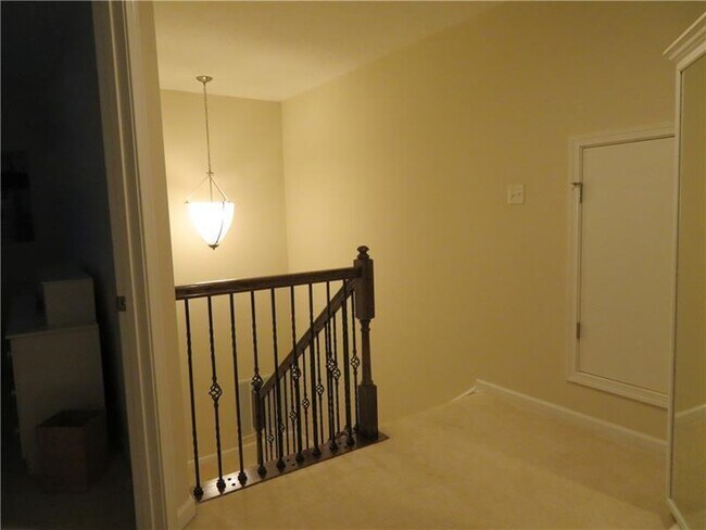Building Photo - 2047 Golden Grove Dr