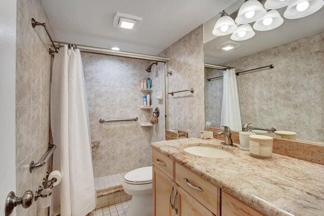 Building Photo - 500 Egret Cir
