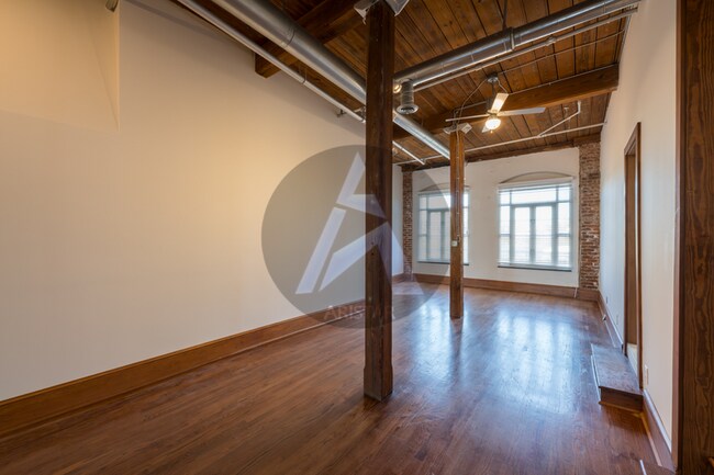 Building Photo - 161 Mangum St SW