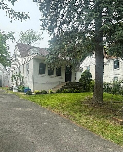 Primary Photo - 18 Hastings Ln