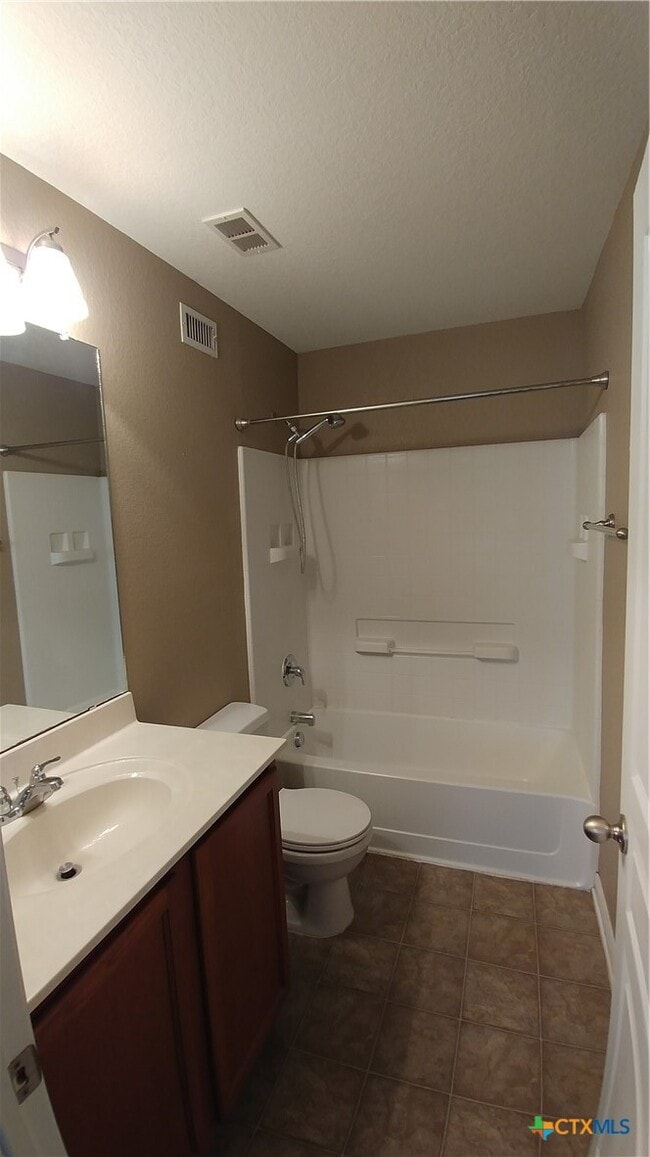 Building Photo - 112 Rush Haven AB