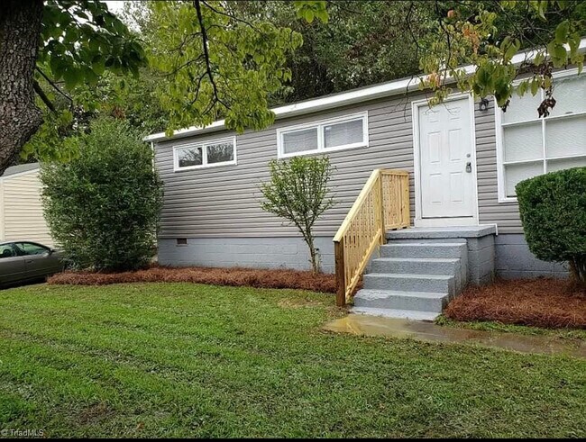 Primary Photo - 1008 Meadowbrook Blvd