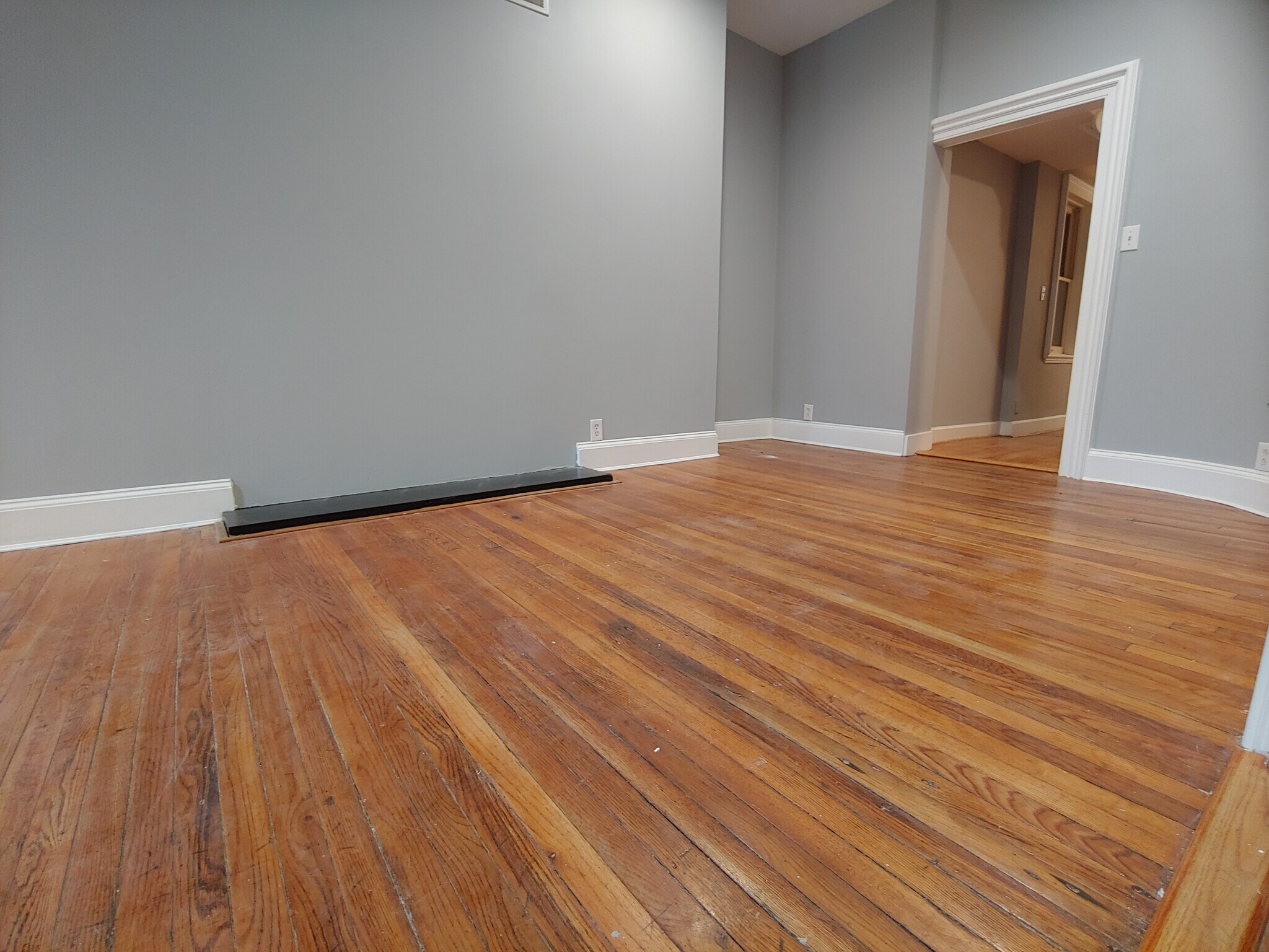 Building Photo - 33 S Calhoun St