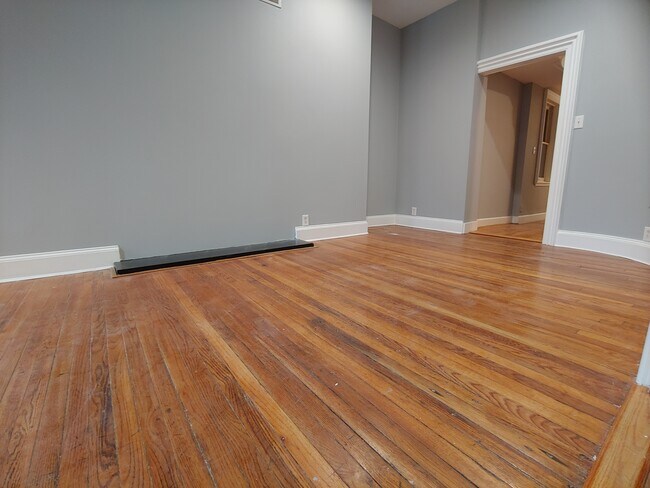 Building Photo - 33 S Calhoun St