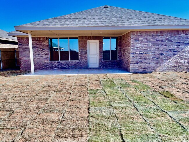 Building Photo - Beautiful 3-Bed Oasis with Granite Touches in Lubbock – 1650 Sq. Ft. of Comfort!
