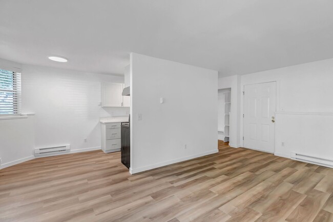 Building Photo - Remodeled 1 bed 1 bath condo for rent at V...