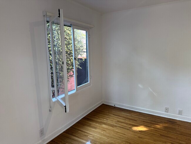 Building Photo - 8714 Rangely Ave