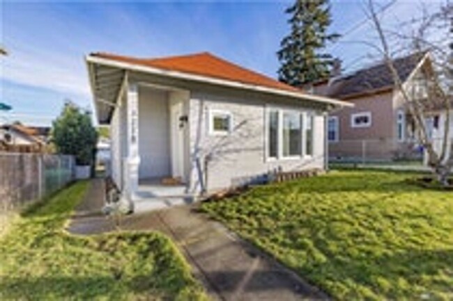 Building Photo - 2 bed/1 ba Craftsmen In Tacoma