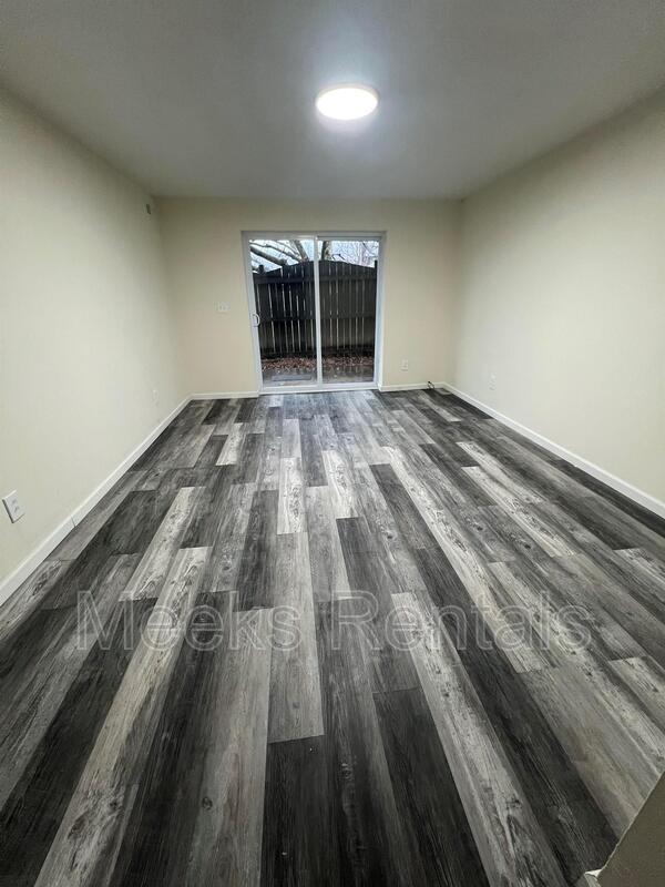 Building Photo - 74 Maple Ln