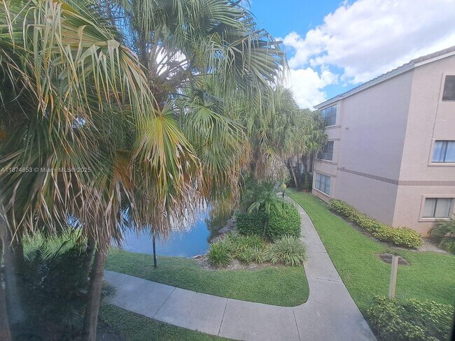 Building Photo - 2946 S University Dr
