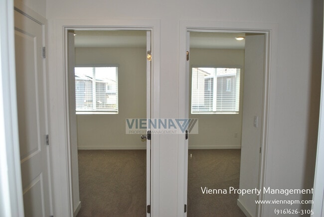 Building Photo - 3057 Pruett Dr