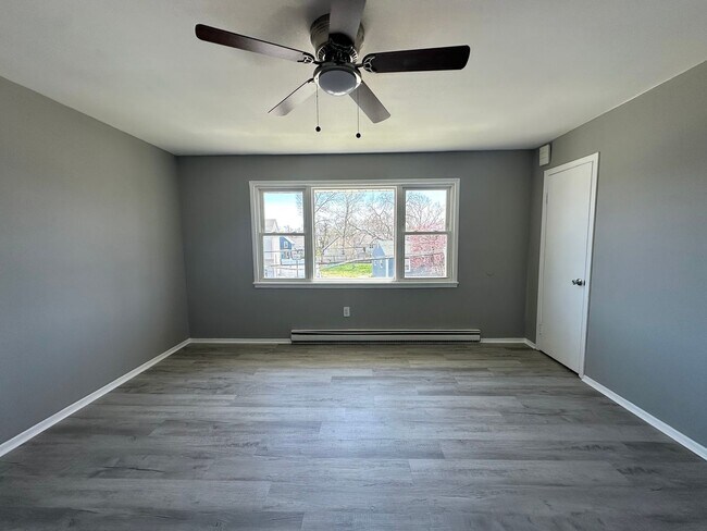 Building Photo - 67-69 Maple Ave