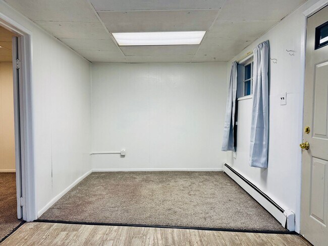 Building Photo - Cute 1 bed, 1 bath apartment in town for rent! No Pets/No Smoking