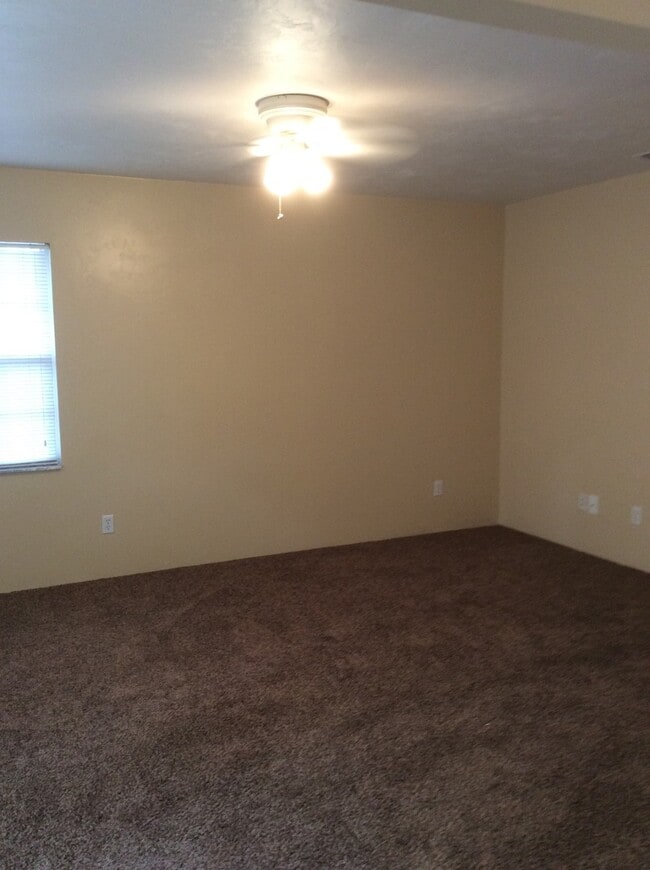 Building Photo - 2 Bedroom House in Wakulla Gardens