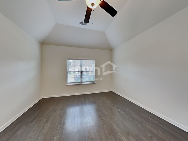 Building Photo - 5462 Stonecrest Dr