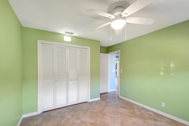 Building Photo - 1753 W Terrace Dr