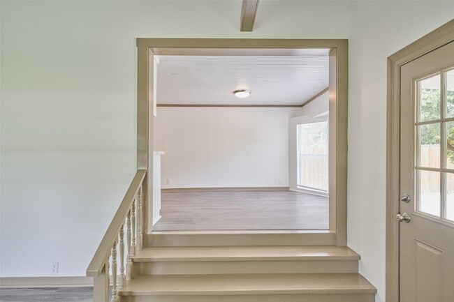 Building Photo - 220 Belmont St