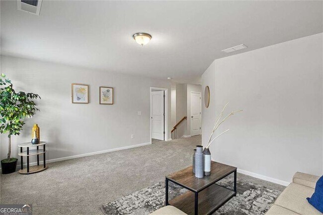 Building Photo - 213 Chiswick Lp