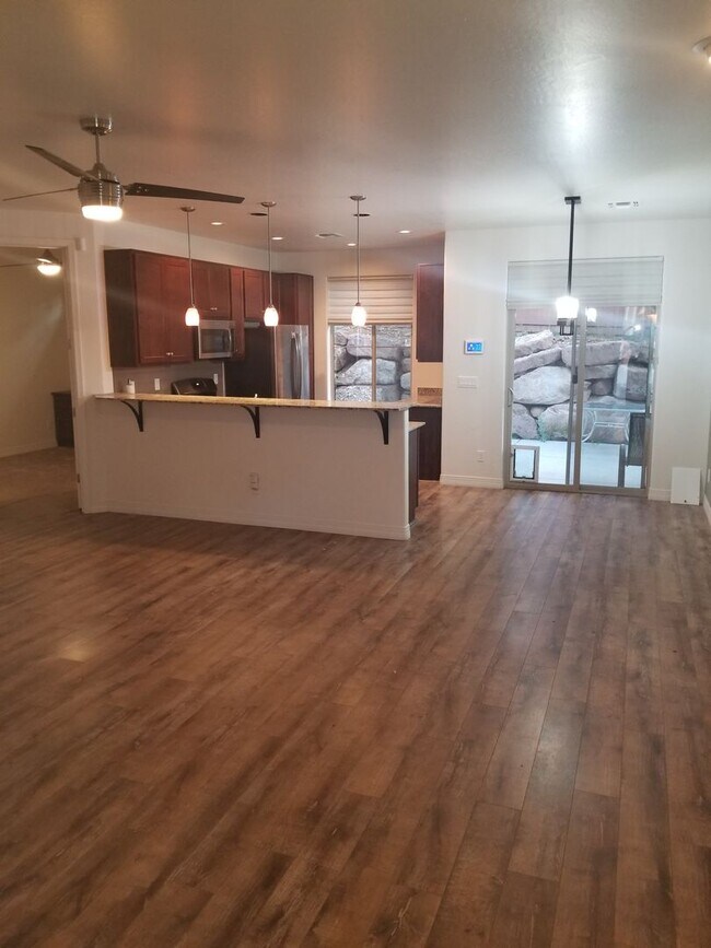 Building Photo - Rare, Single Level, Forest Springs Home! 3...