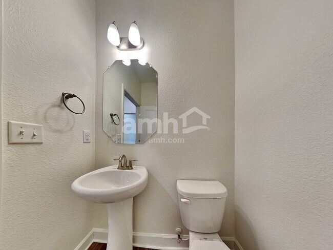 Building Photo - 437 Sandstone Dr