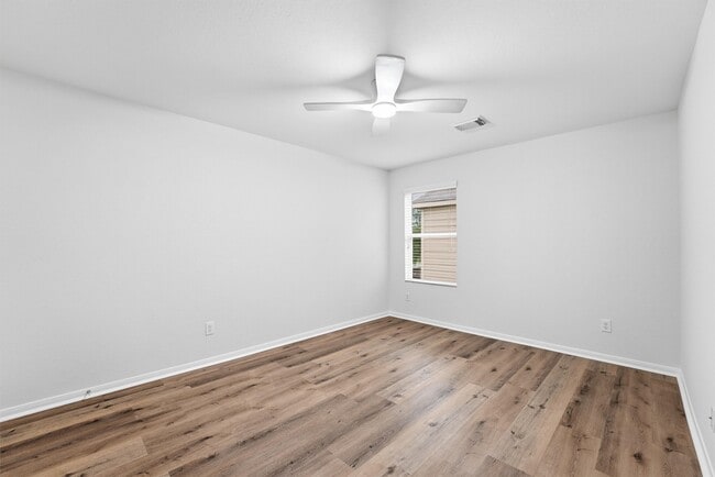 Building Photo - 16417 Olive Sparrow Dr