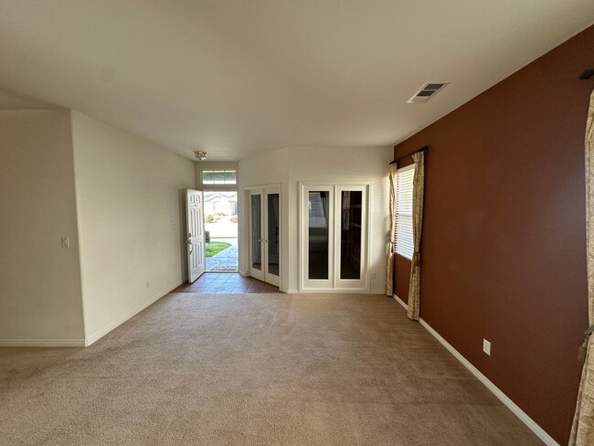 Building Photo - Beautiful 3-Bedroom Home with Office in a ...