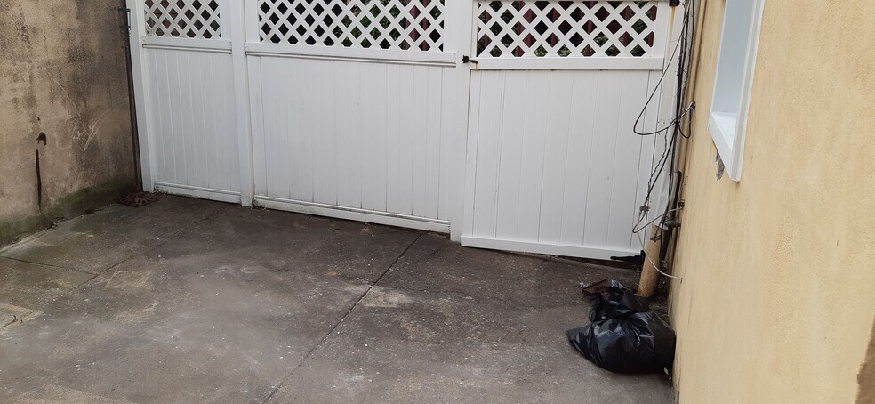 Building Photo - 7153 Torresdale Ave