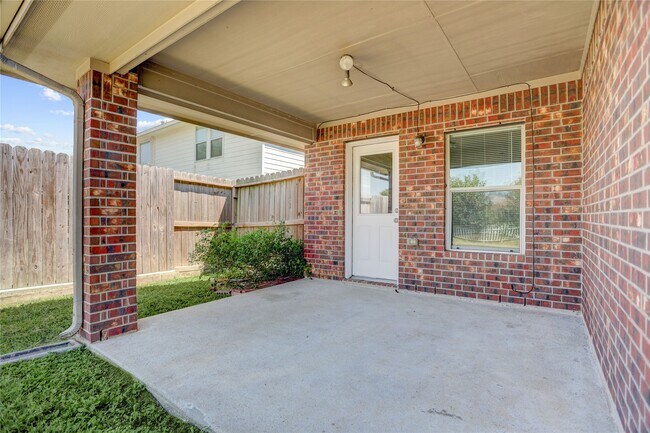 Building Photo - 20119 Bitterroot Ranch Dr