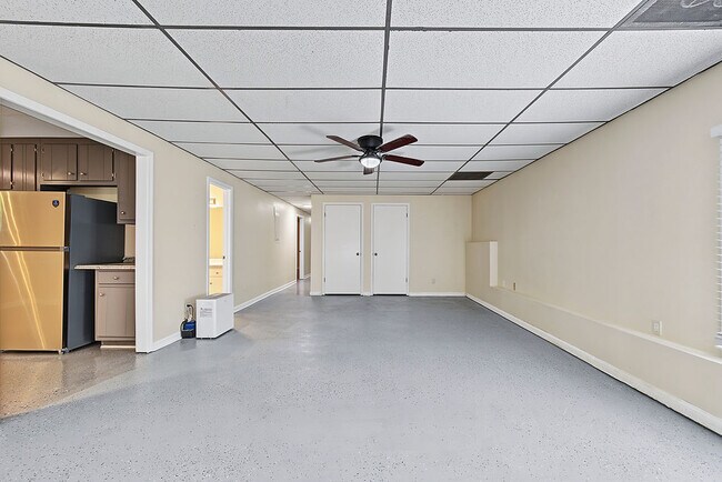 Building Photo - 129a McWhirter Pl