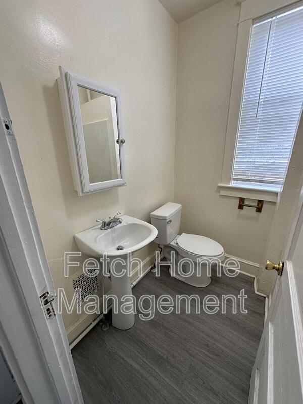 Building Photo - 431 Fremont St