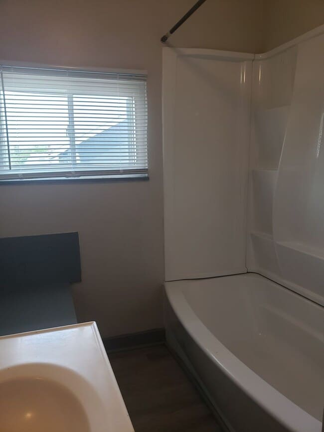 Building Photo - 209-211 N. Hague Avenue