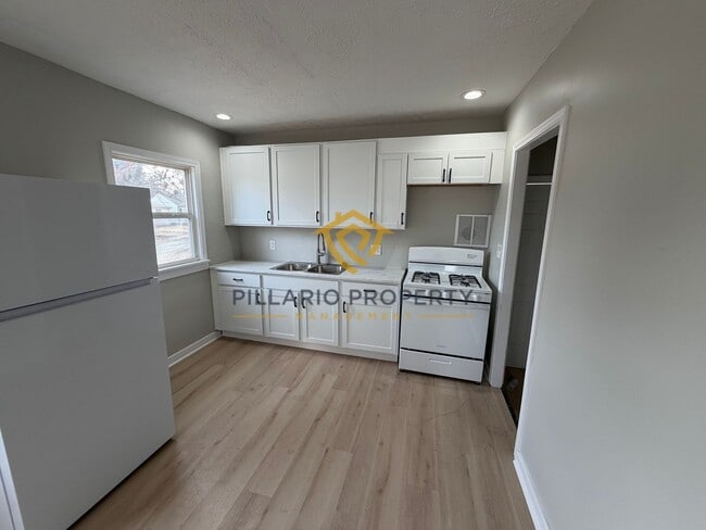Building Photo - Freshly Renovated 3-Bedroom Home in Forest Manor, Available NOW!
