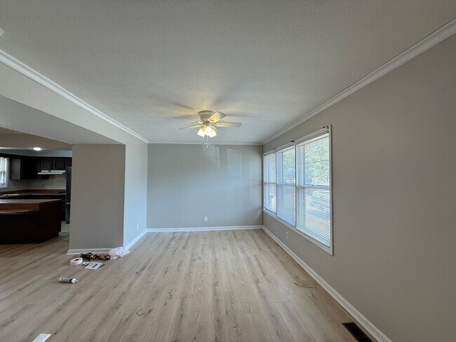 Building Photo - 105 Milton Dr