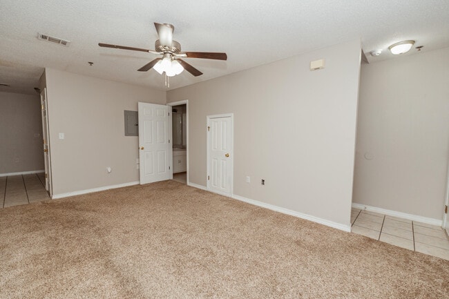Building Photo - 226 Runnymeade Dr