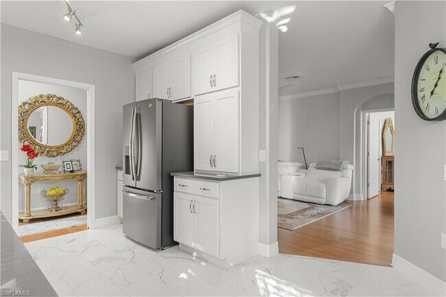 Building Photo - 8310 Big Acorn Cir
