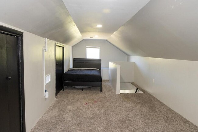 Building Photo - 810 Woodbine Rd