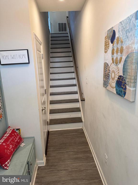 Building Photo - 7515 Mundell Rd