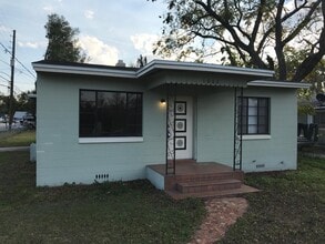 Building Photo - 1000 W Miller Ave