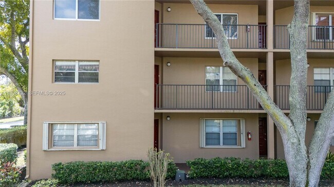 Building Photo - 12750 SW 4th Ct