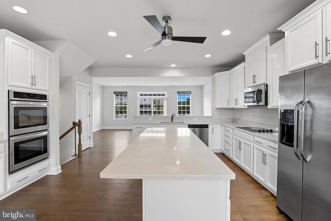 Building Photo - 10523 Hinton Wy