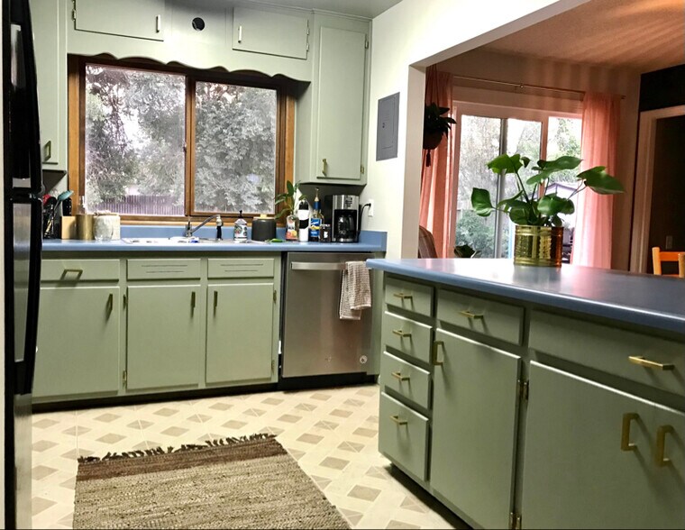 Building Photo - 1515 Querida Dr