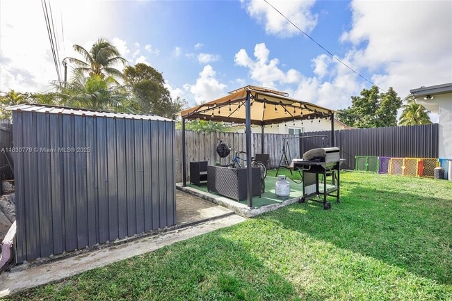 Building Photo - 9570 Jamaica Dr
