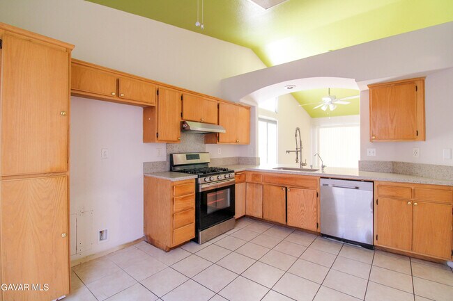 Building Photo - 36805 Alder St