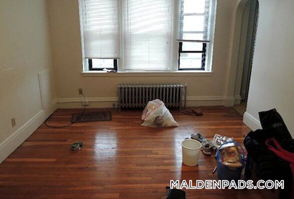 Building Photo - 349 Pleasant St