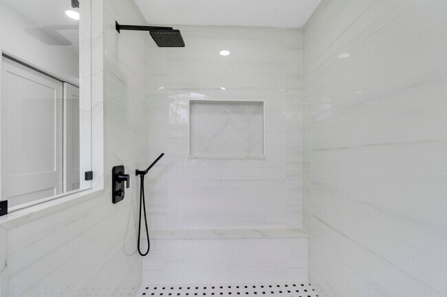 Building Photo - 15316 75th Way N