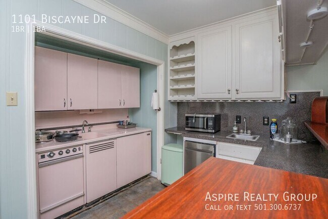 Building Photo - 1101 Biscayne Dr
