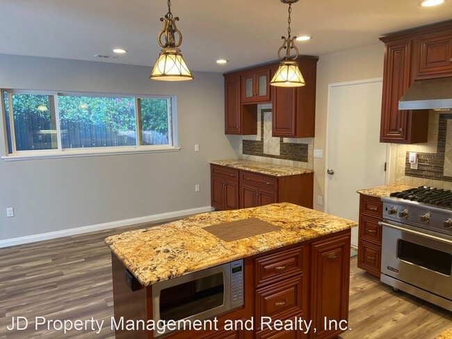 Building Photo - 4 br, 2 bath House - 8671 Chantilly Ave